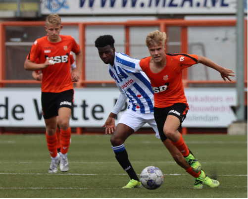 Hongerig Jong FC Volendam boekt monsterzege op Jong Heerenveen