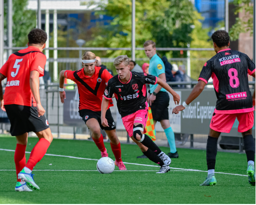 Jong FC Volendam wint op spectaculaire wijze van AFC