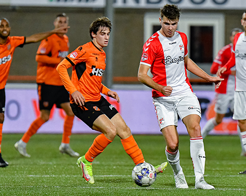 Ongeslagen reeks blijft behouden na voetbalgevecht tegen FC Emmen