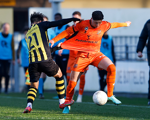 Koen Blommestijn schiet Jong FC Volendam langs Rijnsburgse Boys