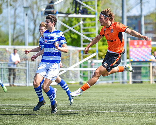 Jong FC Volendam in slotminuten onderuit tegen Spakenburg