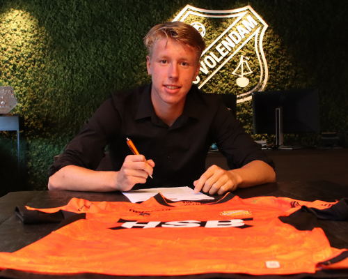 Billy van Duijl (16) tekent eerste profcontract bij FC Volendam