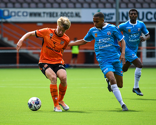 Jong FC Volendam drukt in eerste helft al stempel op de wedstrijd tegen Excelsior Maassluis