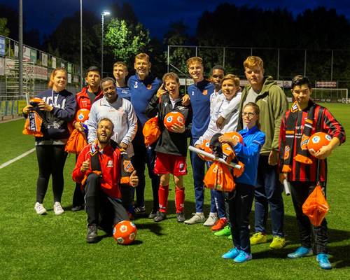 Keeperstrainer Frank van der Geest geeft gasttraining aan G-team Zwaluwen 30