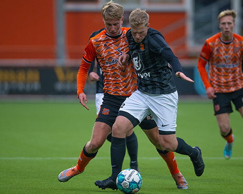 Jong FC Volendam laat het afweten tegen HHC Hardenberg