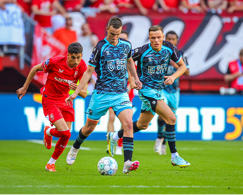 FC Volendam hard onderuit in doelpuntrijk duel bij FC Twente