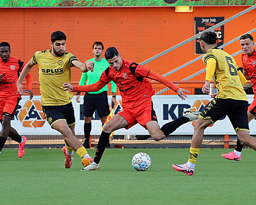 Petrović schiet met hattrick Jong FC Volendam langs Roda JC O21 / FC Volendam O19 boekt zakelijke zege op FC Dordrecht O19