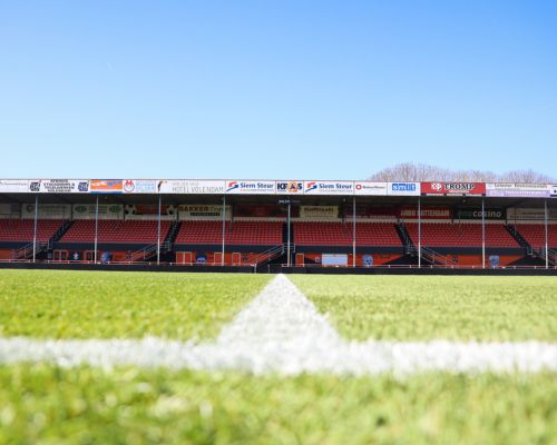Onderhoud aan veld Kras Stadion van start