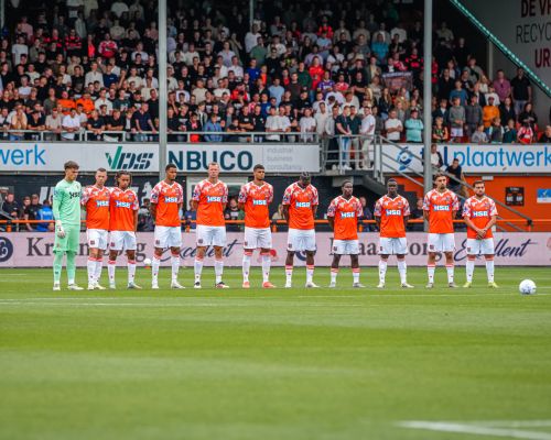 Overledenen op traditionele wijze herdacht voorafgaand aan eerste thuisduel