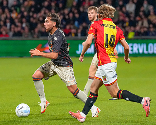 Volendammers in eerste helft ten onder in Deventer