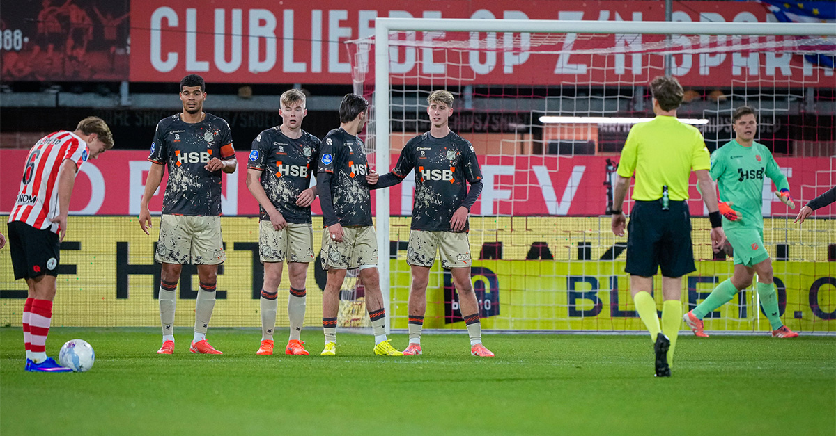 Mühren schiet FC Volendam in extremis naar kwartfinale