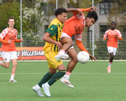 FC Volendam O21 verliest van concurrent HHC Hardenberg O21 / FC Volendam O19 moet punten delen met ADO Den Haag O19