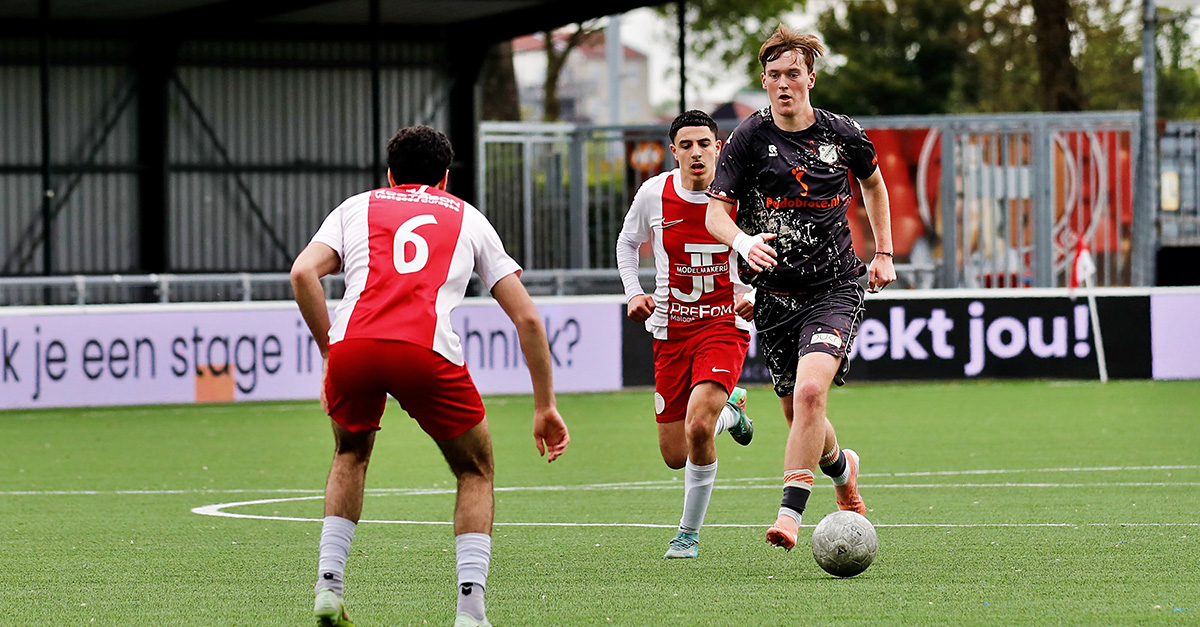FC Volendam O21 kampioen na zege op IJsselmeervogels / FC Volendam O19 onderuit tegen Feyenoord
