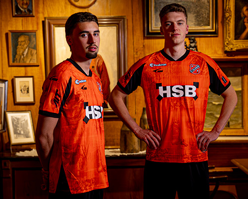 Het nieuwe thuisshirt: waar kunst en voetbal samenkomen
