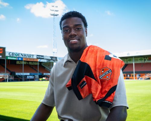 Jahmani Gambier tekent eerste profcontract