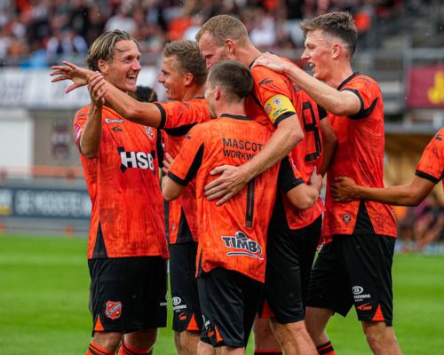 Liveblog: Heerlijke voetbalmiddag aan De Dijk resulteert in 3 - 0 zege