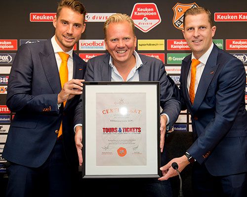 Tours &amp; Tickets en FC Volendam ondertekenen sponsorcontract