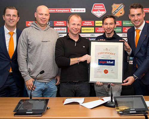 Eigen Label en FC Volendam ondertekenen sponsorcontract