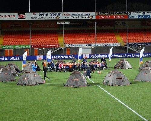 Slaap jij 3 mei op de middenstip van FC Volendam?