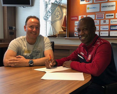 FC Volendam verlengt contract met jeugdtrainer Ervin Lee